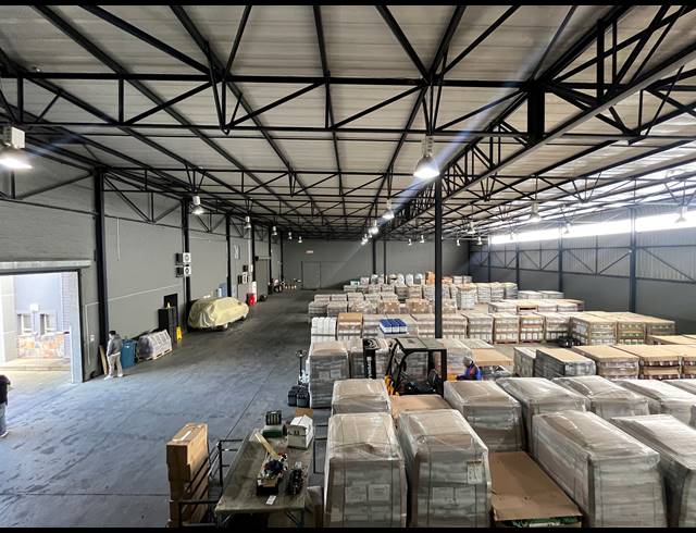 1,551M² WAREHOUSE TO LET IN SPARTAN